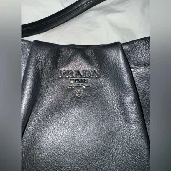 100 percent authentic Prada soft calf BR4687 hobo bag - Picture 2 of 14